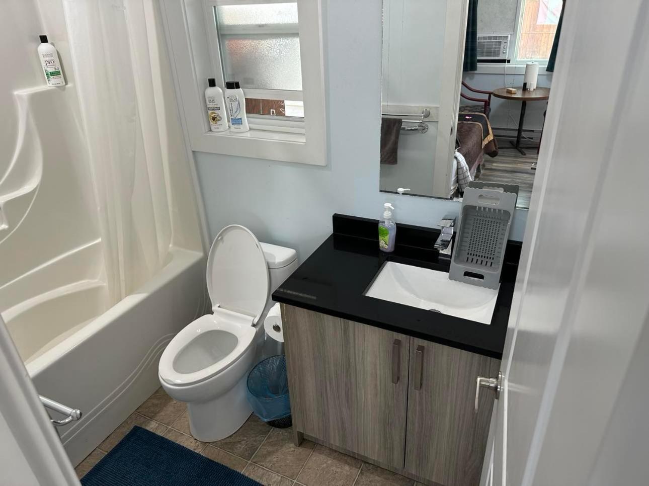 Guest Suite - Private Retreat - J-1 Abbotsford Esterno foto